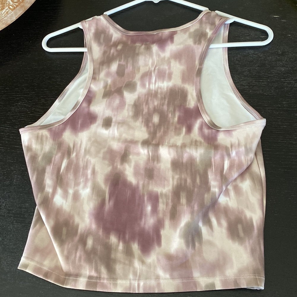 NWOT balance collection crop. Size L - Picture 2 of 6